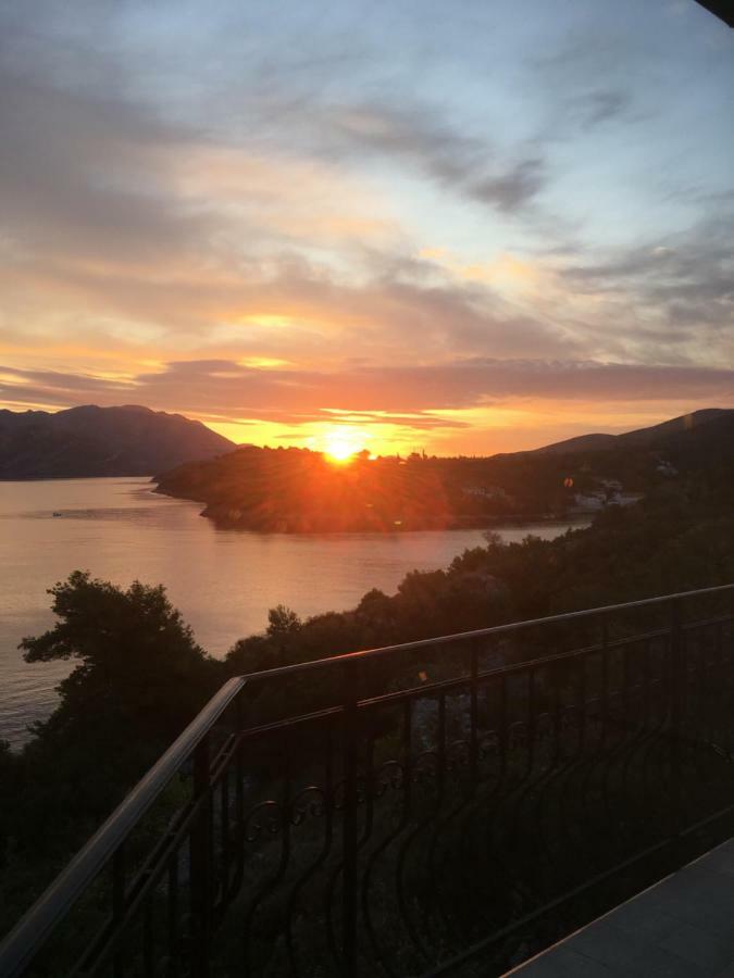 The View **** Leilighet Račišće Eksteriør bilde